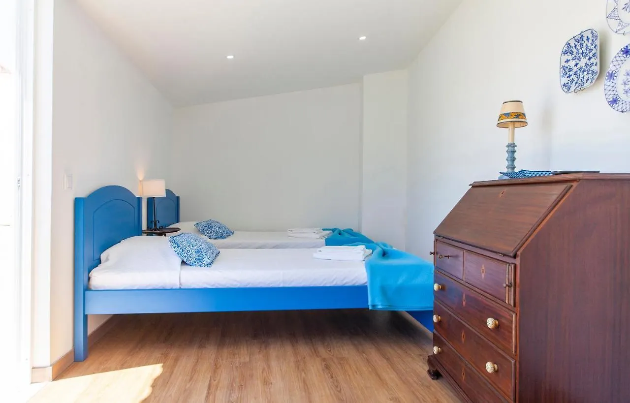 B48 - Olive Tree Street 2 Bed Flat Apartment Lagos 0*,  Portugal