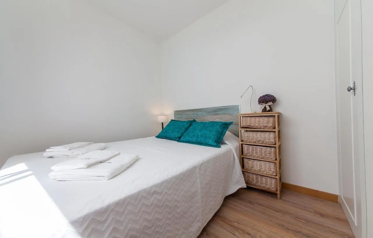 B48 - Olive Tree Street 2 Bed Flat Apartment Lagos 0*,  Portugal