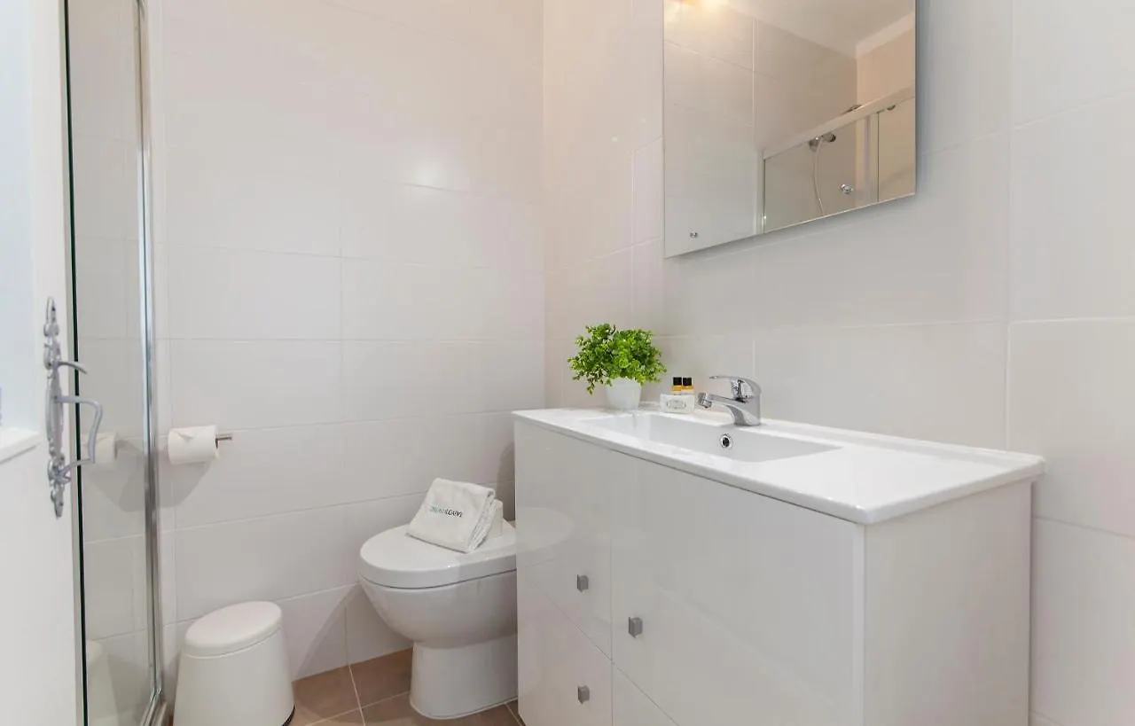 B48 - Olive Tree Street 2 Bed Flat Apartment Lagos Portugal